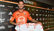 Aliadière unterschreibt bei Lorient