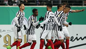 Eintracht Frankfurt mit Joker Tarashaj im Pokal-Halbfinal