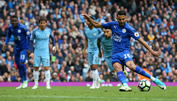 ManCity siegt dank illegalem Mahrez-Penalty