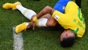 Neymar am Boden