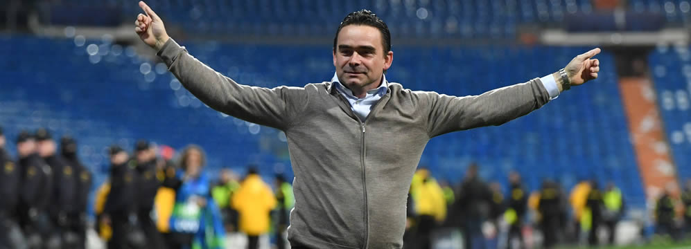 Sportdirektor Marc Overmars verlÃ¤ngert bei Ajax bis 2024