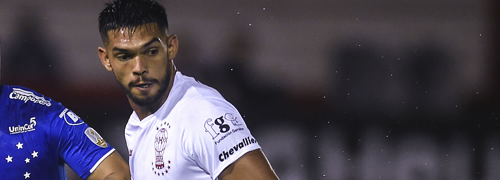 Der FC Basel verpflichtet Abwehrspieler Omar Alderete