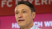 Niko Kovac witzelt bei der Präsentation von Ivan Perisic