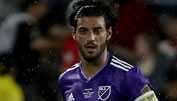 Carlos Vela bietet sich Barça an