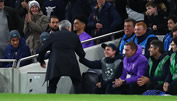 José Mourinho feiert einen Balljungen