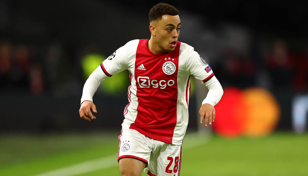 Barça nimmt Kontakt zu Bayern-Transferziel auf Sergiño Dest