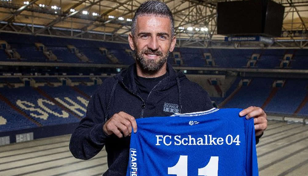 Perfekt: Vedad Ibisevic unterschreibt auf Schalke