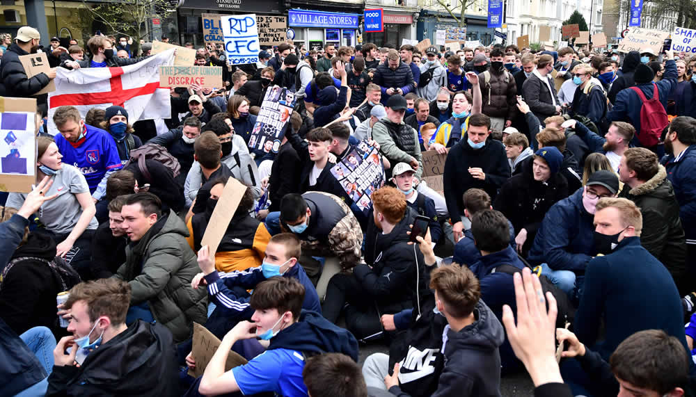 Nach Fan-Unruhen: Chelsea zieht sich aus der Super League zurück