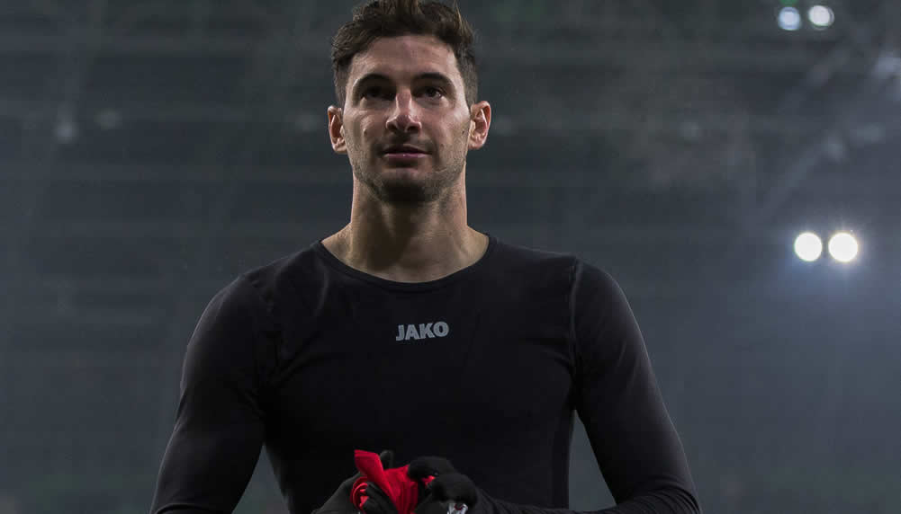 Begehrte Leverkusener: Angebote für Alario & Bakker
