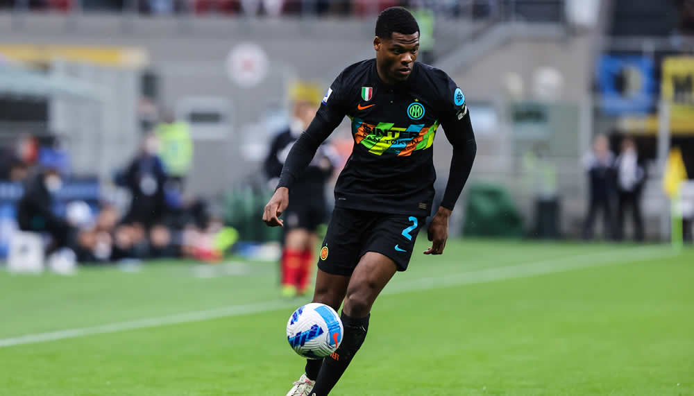 Manchester United fährt auf Denzel Dumfries ab