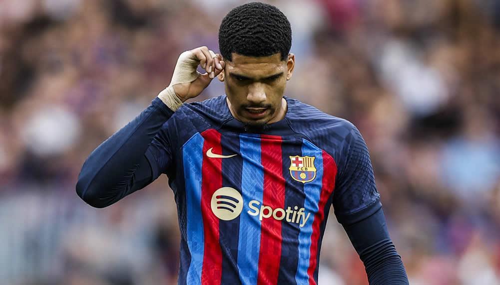 BarçaStar Ronald Araujo droht die WM zu verpassen