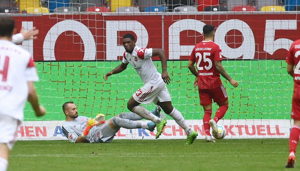 Im Video: Kwadwo Duah schiesst Nürnberg zum Sieg