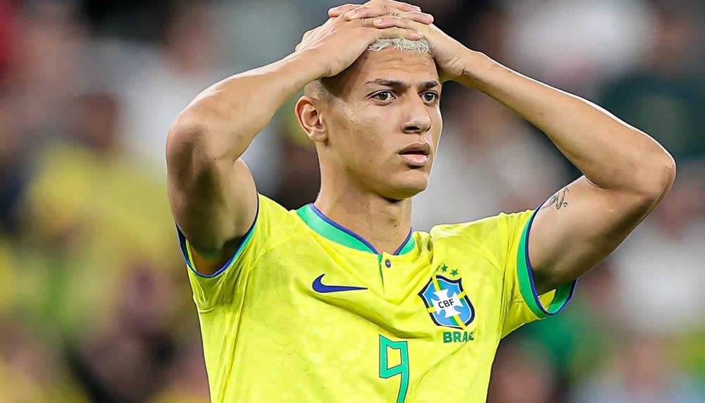 Richarlison spielte an der WM trotz Verletzung und fällt jetzt aus