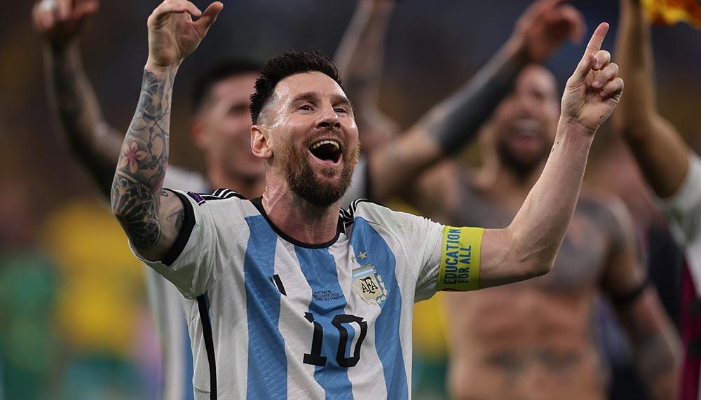 Sogar die australischen Spieler bitten Messi um ein Foto