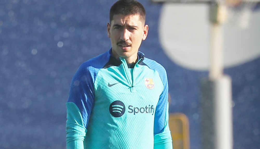 Hector Bellerin spielt in den Plänen von Barça-Coach Xavi keine Rolle mehr
