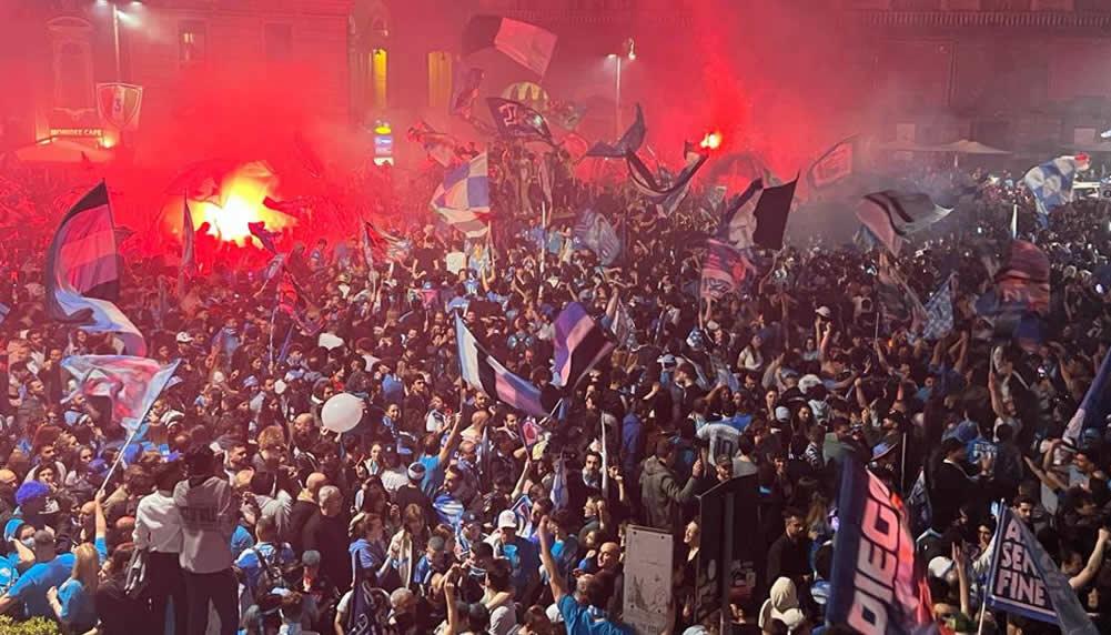 Party am Limit Napoli dreht nach Meistertitel durch