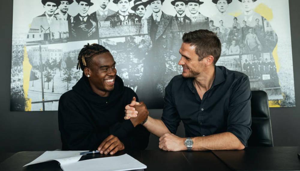 Fix: Jamie Bynoe-Gittens verpflichtet sich langfristig beim BVB