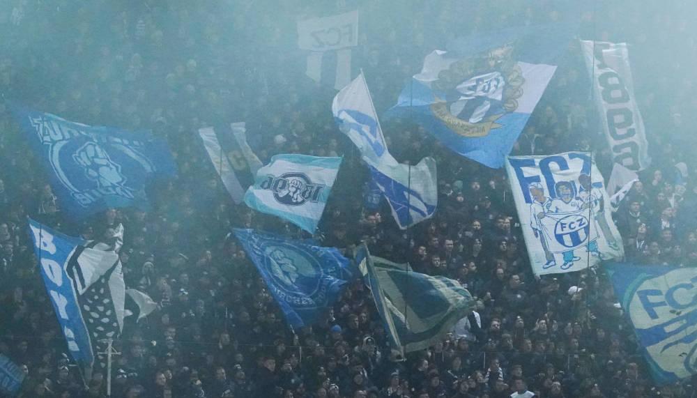 Zürcher Bezirksgericht verurteilt FCZ-Fan nach Platzsturm