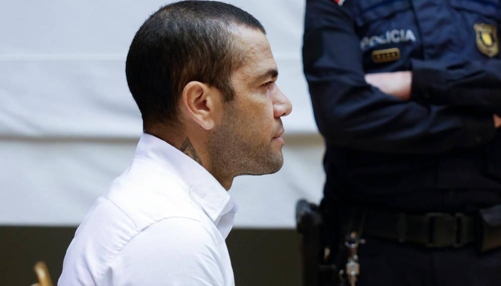 Dani Alves zahlt Kaution nicht und bleibt vorerst im Gefängnis