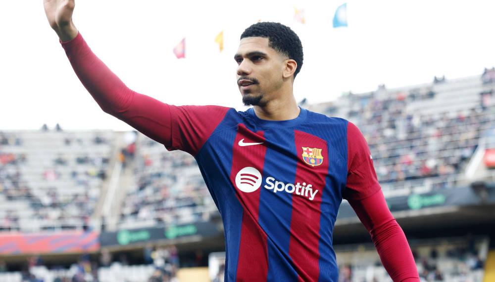 Ronald Araújo könnte Barça aus finanziellen Gründen verlassen