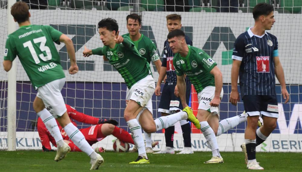 FCSG-Fans zündeten Feuerwerk vor Hotel der Luzerner