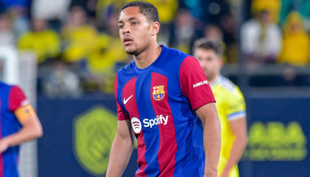 Berater von Vitor Roque attackiert Barça-Coach Xavi