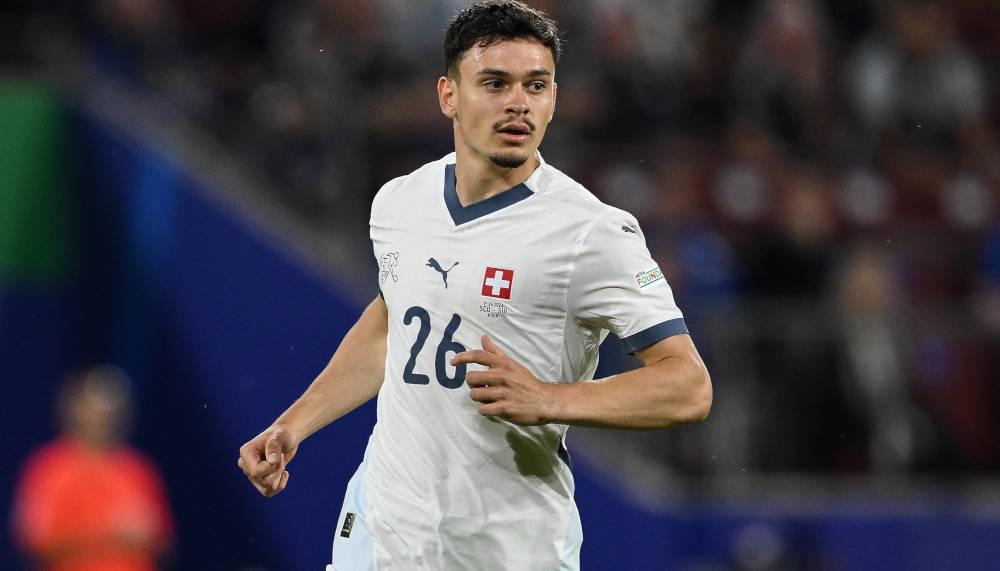 Fabian Rieder bei einem Bundesligisten im Gespräch