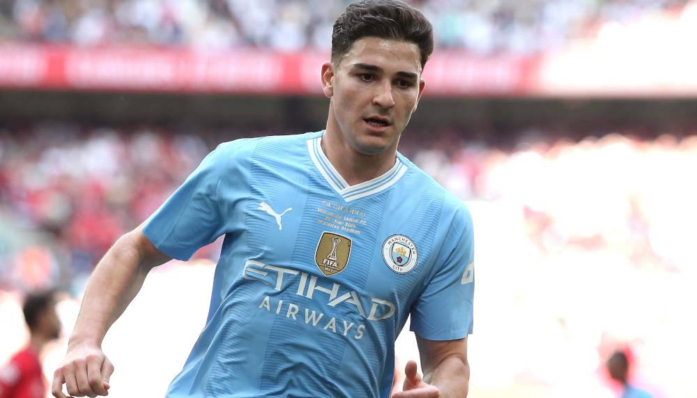 ManCity-Stürmer Julian Alvarez weckt das Interesse von PSG