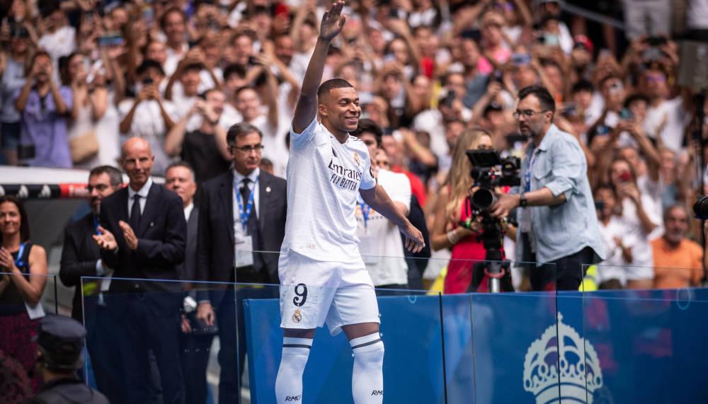 Mbappé präsentiert sich im Santiago Bernabeu: «Werde mein Leben geben»