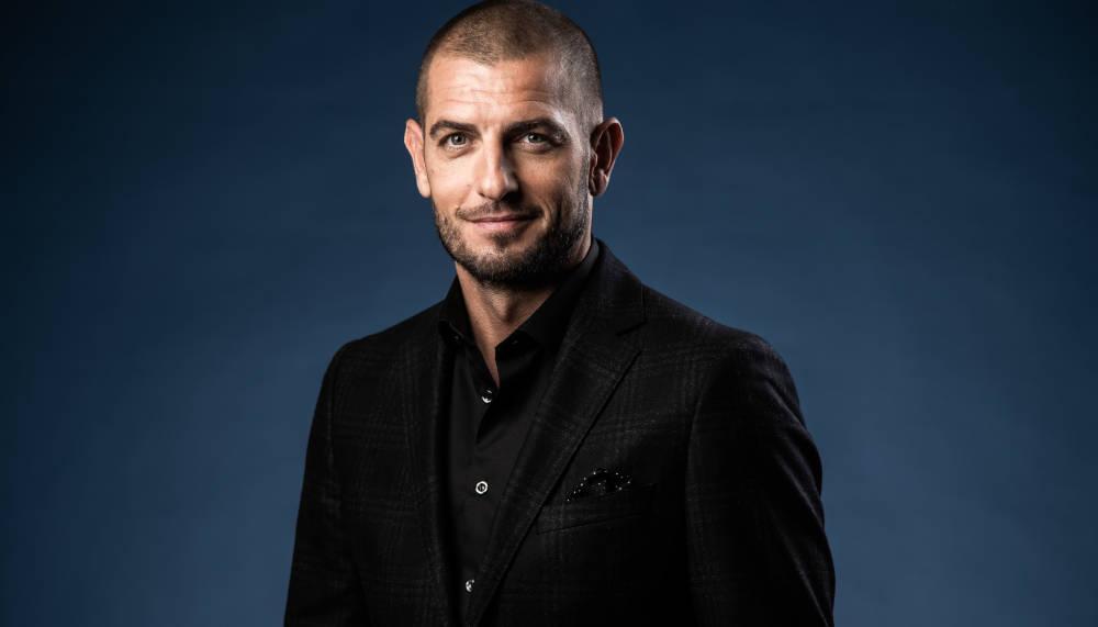 Mladen Petric lädt zum Torwandschiessen am Zürcher HB ein