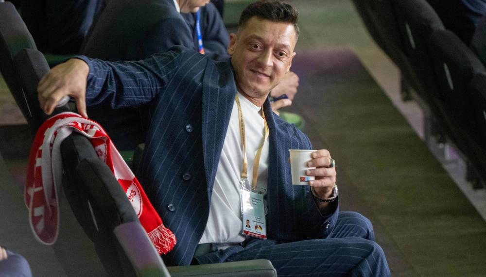 Messi oder Ronaldo? Özil liefert witzige Antwort