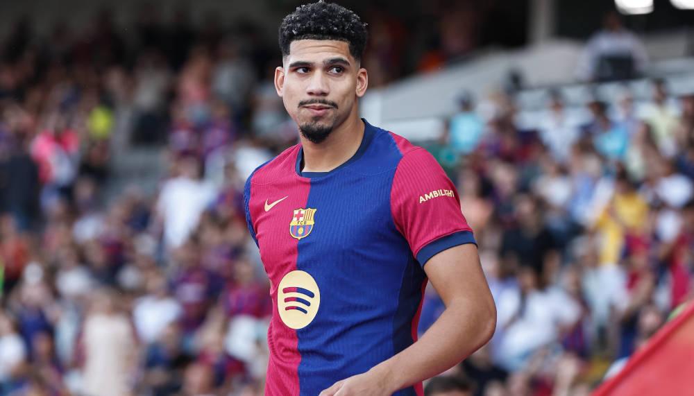 Bayern-Coach Kompany will Barça-Verteidiger Ronald Araujo