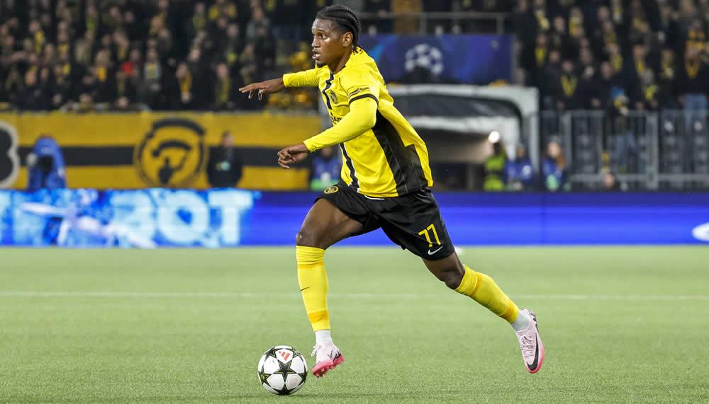 Verrückte Szene: Joël Monteiro wirft mit Schuh – und fliegt vom Platz