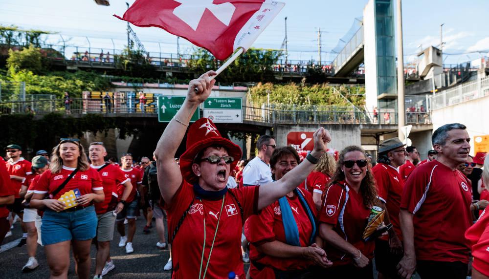 Frauen EM 2025: Hitziger Start, emotionale Stadionatmosphäre und urbane Sommervibes