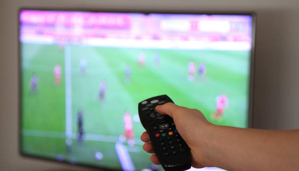 Warum das Anschauen der Bundesliga auf einem grösseren Bildschirm ein neues Fanerlebnis bietet