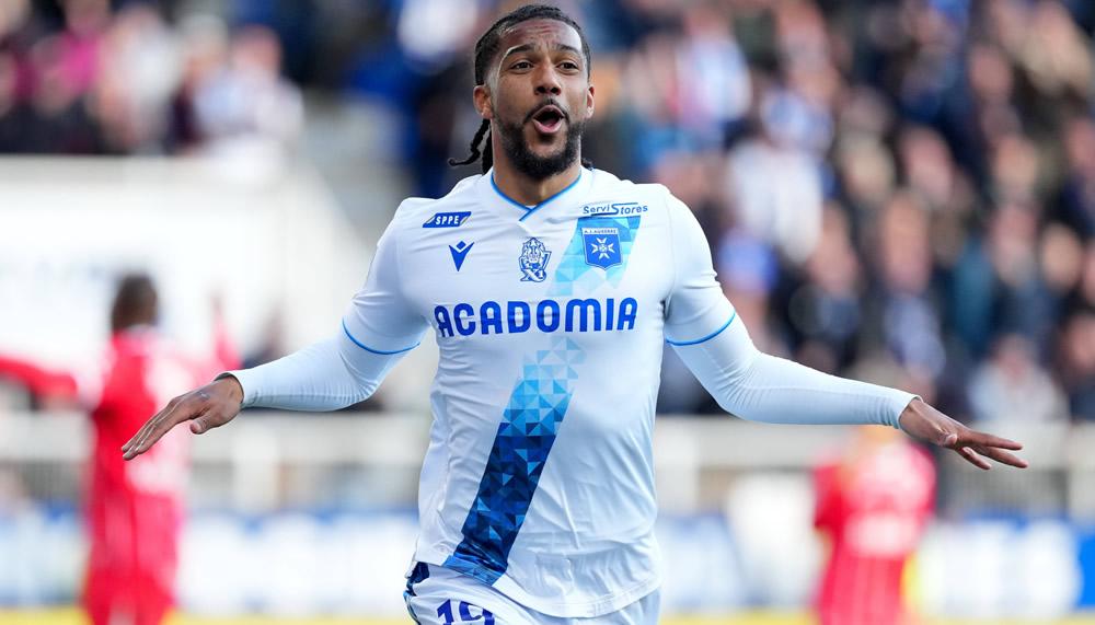 Florian Ayé 1000 imago