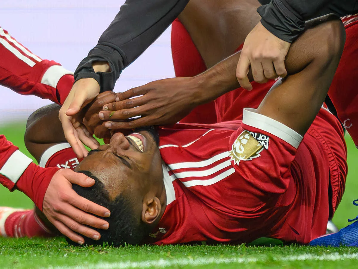 Liverpool-Stürmer Alexander Isak droht monatelang auszufallen