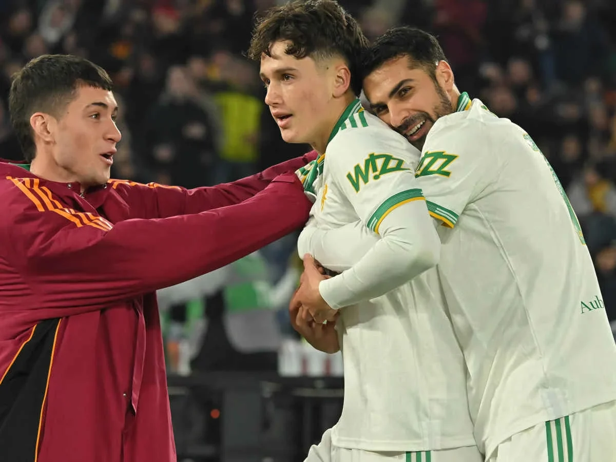 16-jähriges Roma-Talent Antonio Arena trifft mit erster Berührung