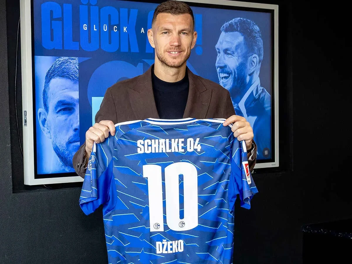 Edin Dzeko hat bei Schalke 04 unterzeichnet und erhält prestigeträchtige Nummer