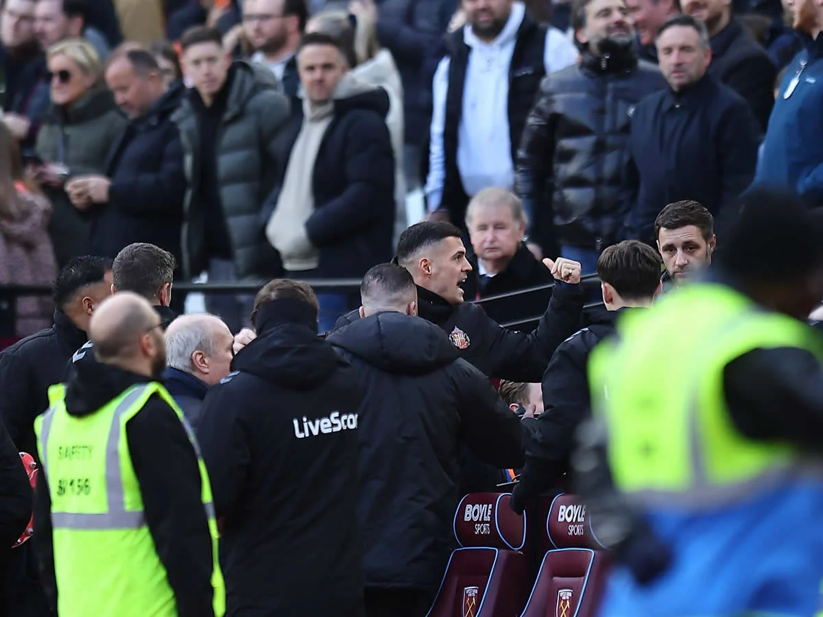 Mit gegnerischen Fans angelegt: Granit Xhaka sorgt für Spielunterbrechung