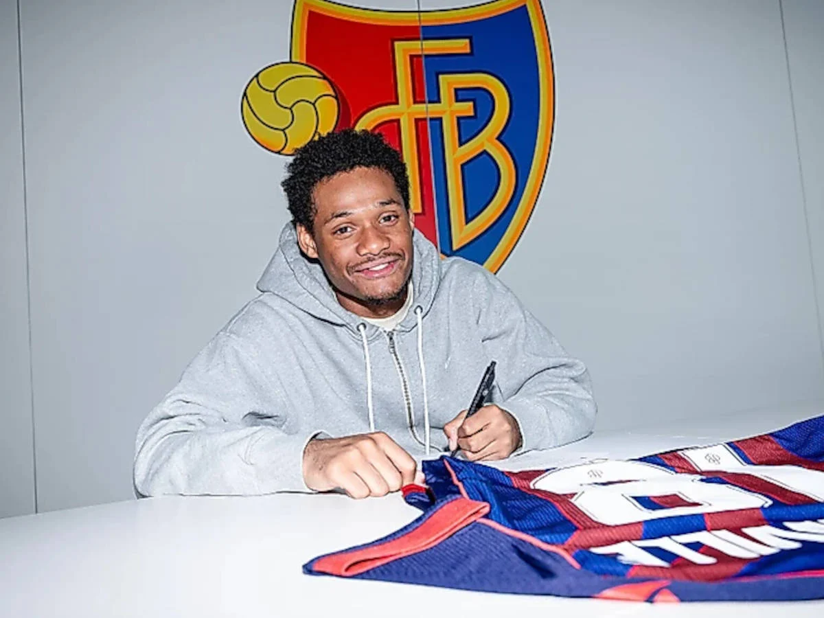 Der FC Basel meldet bei Julien Duranville Vollzug