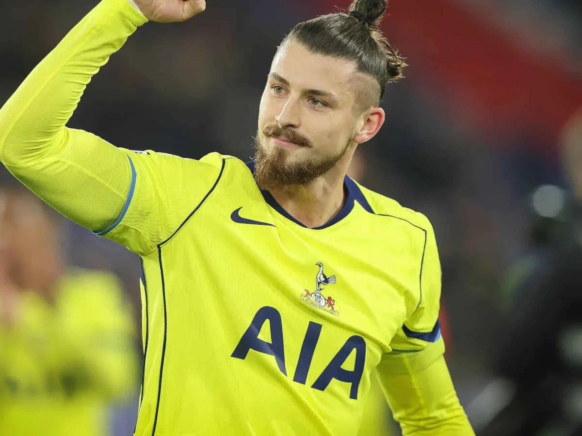 Spurs-Verteidiger Radu Drăgușin wird RB Leipzig aktiv angeboten