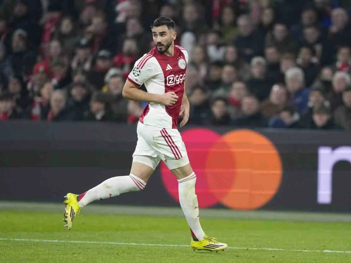 Ajax Amsterdam lehnt Wolfsburg-Angebot für Sutalo ab