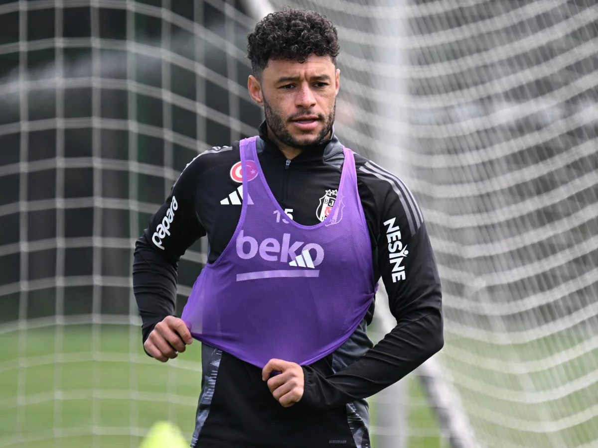 Alex Oxlade-Chamberlain unterschreibt in Schottland