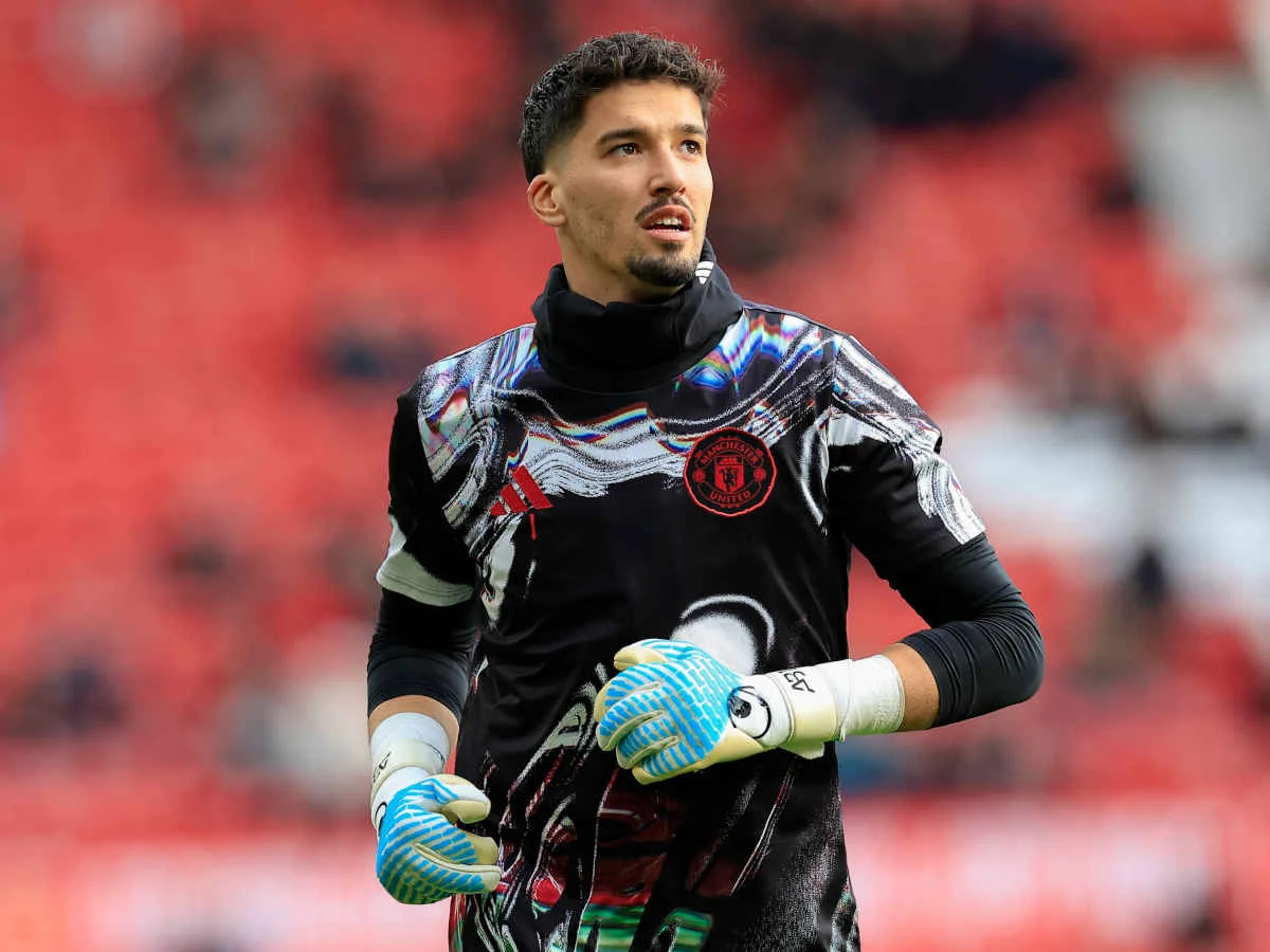 Besiktas einigt sich mit ManUtd über Wechsel von Altay Bayindir