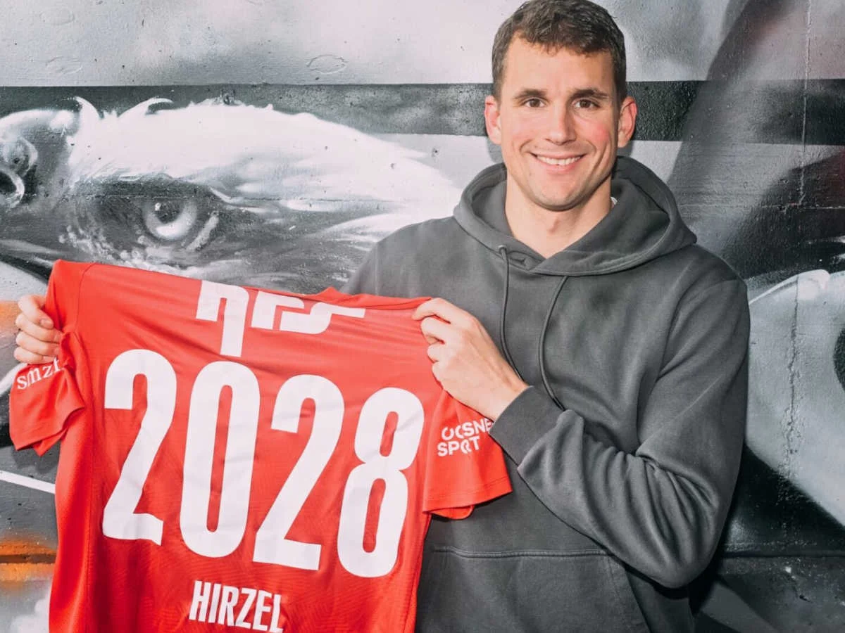 Der FC Aarau verlängert mit seinem Keeper Andreas Hirzel