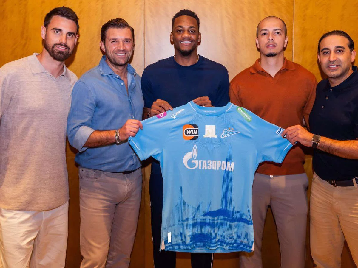 Torjäger Jhon Duran hat in Russland unterschrieben