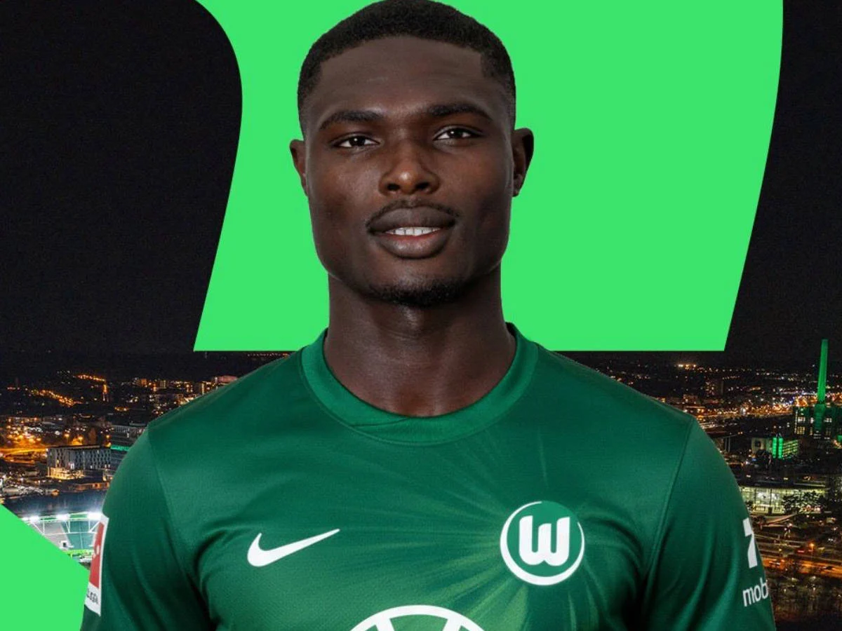 Der VfL Wolfsburg krallt sich FCB-Verteidiger Jonas Adjetey