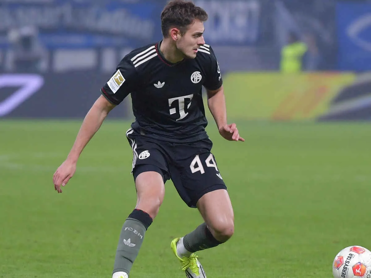 Bayern-Verteidiger Josip Stanisic hat sich erneut ernsthaft verletzt