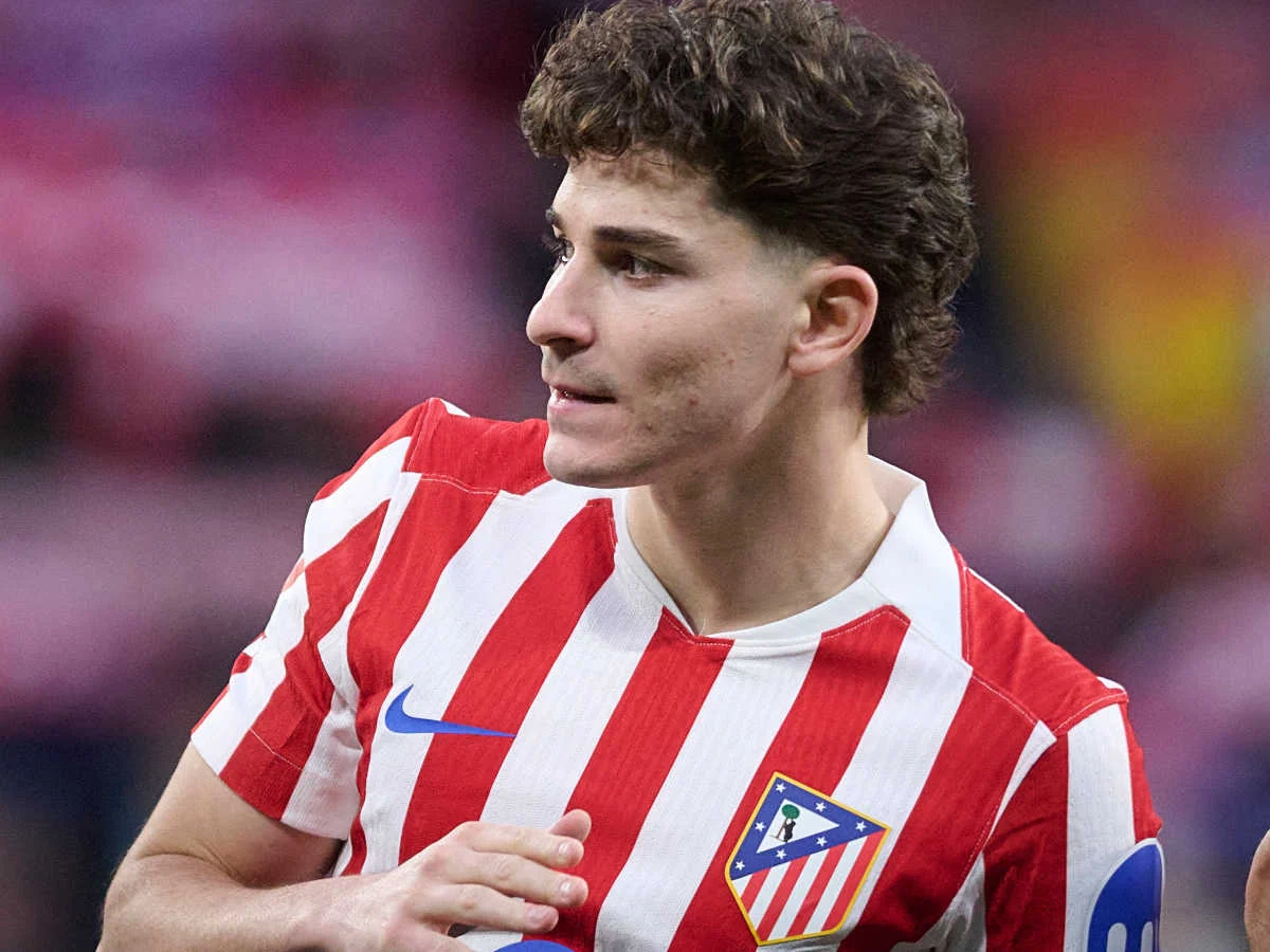 Ein Barça-Profi lockt Julian Alvarez öffentlich zu den Katalanen